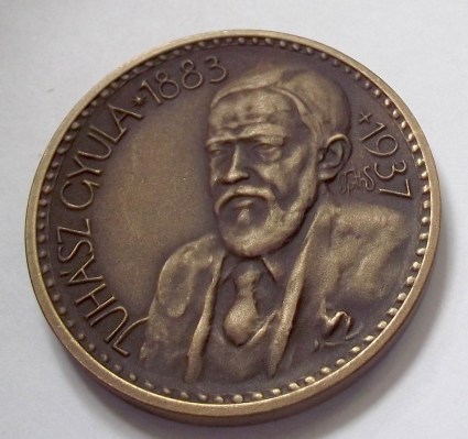 1983__M__E__SZEG_59aac06f8dcb3_0x400.jpg